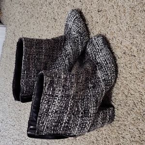 Black/white tweed low cut boot